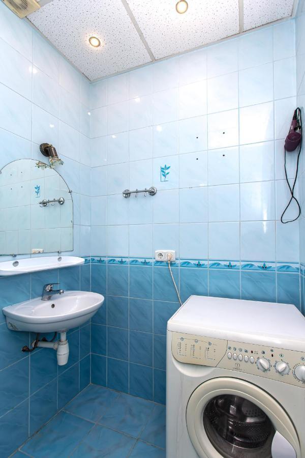 Ferienwohnung Навпроти Вернісажу Біля Оперного Вулиця Театральна 26 Є Балкон Та Інернет Lemberg Exterior foto
