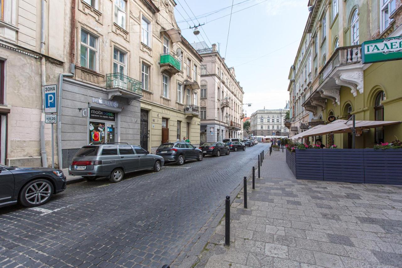Ferienwohnung Навпроти Вернісажу Біля Оперного Вулиця Театральна 26 Є Балкон Та Інернет Lemberg Exterior foto
